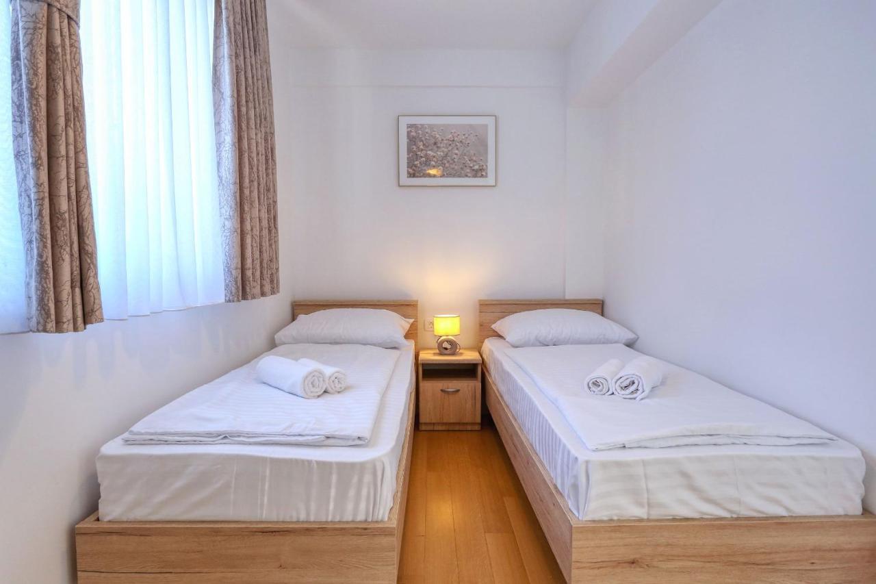 Apartments Perla With Free Parking Zadar Exterior photo